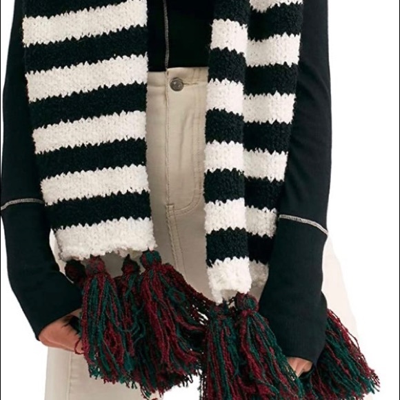 NWT Free People Scarf+Color Block different knits colors+Holiday Gift+NWT+Firm - Picture 8 of 8